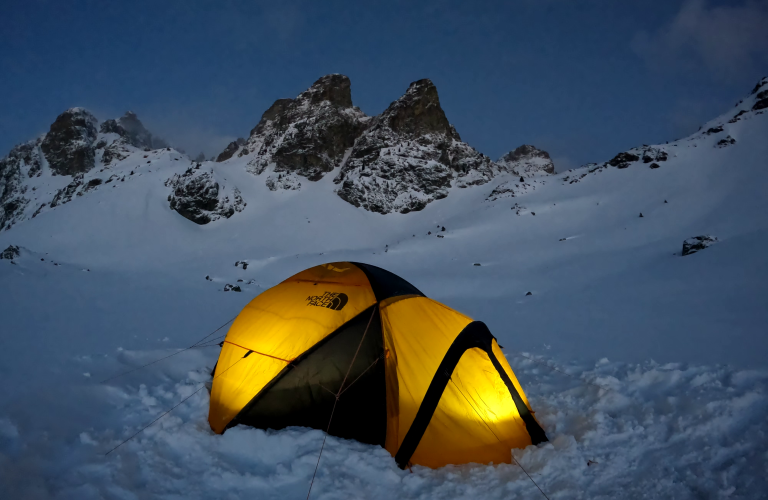 Nuit insolite en tente sur lac gel Chamrousse